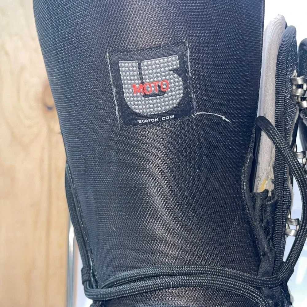 Burton Moto Snowboard Boots Mens 9.5 Black Gray Lace Up Soft Flex All Mountain